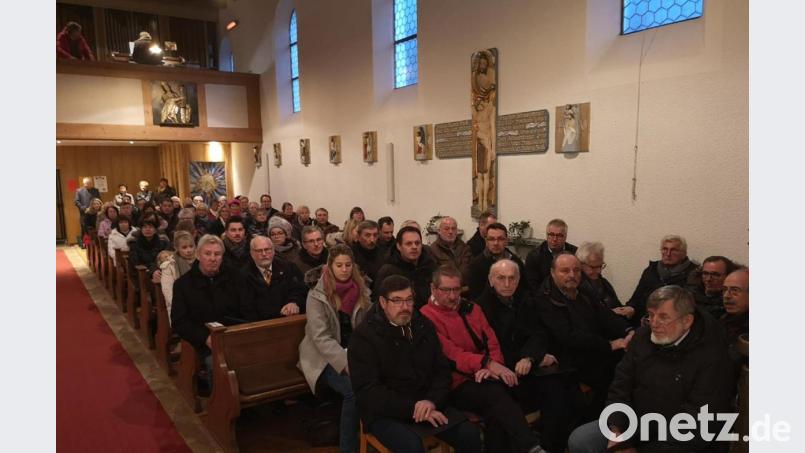 Voll besetzt war die Expositurkirche beim Steinmühler Adventssingen. Bild: lnz