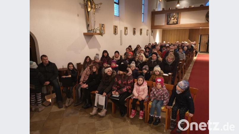 Voll besetzt war die Expositurkirche beim Steinmühler Adventssingen. Bild: lnz