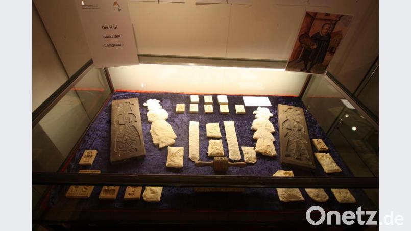 Mit Hilfe solcher Modeln, wie sie zurzeit im Kemnather Museum gezeigt werden, entstanden einst Lebkuchen, die fast zu schön zum Verspeisen waren. Bild: bjp