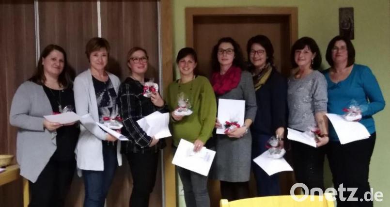 Die neuen Mitglieder des Frauenbunds Schwarzach sind Sandra Baumer, Beate Bauer, Jasmin Berger, Sandra Born, Manuela Katens, Michaela Hübbers, Heidi Albrecht und Christine Zenger. Bild: exb