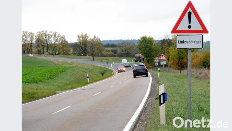 Die Kreisstraße AS 30 zwischen Greßmühle und Immenstetten. An der Abzweigung nach Aschach kam es in der Vergangenheit immer wieder zu schweren Unfällen. Bild: Stephan Huber