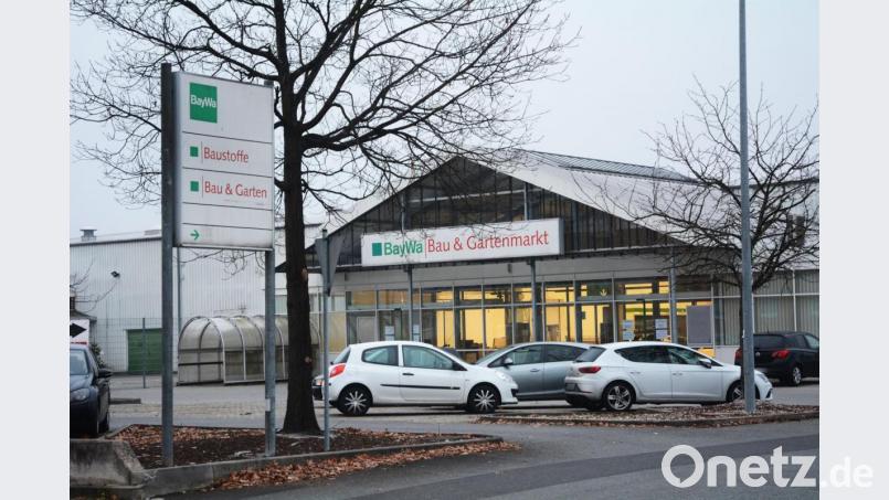Von der Baywa in der Unteren Bauscherstraße bleiben nur die Tankstelle sowie das Technik- und Baustoffgeschäft. Bild: Gabi Schönberger