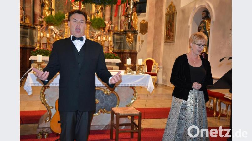 Volker Bengl und seine Schwester Ulrike Machill-Bengl gaben in der Konnersreuther Pfarrkirche ein Adventskonzert, das Herz und Seele gleichermaßen berührte. Der Tenor und die Sopranistin begeisterten erneut. Bild: jr
