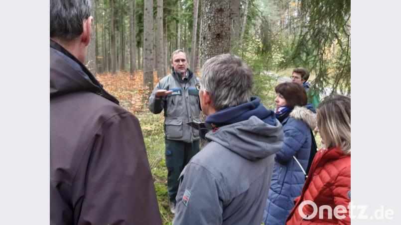 Die Exkursion durch die „Frühmeß“ öffnete manchen Teilnehmern die Augen. Bild: exb
