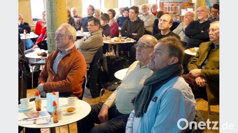 Heimatforscher aus allen Teilen der Oberpfalz treffen sich im Seidel-Saal. Bild: gac