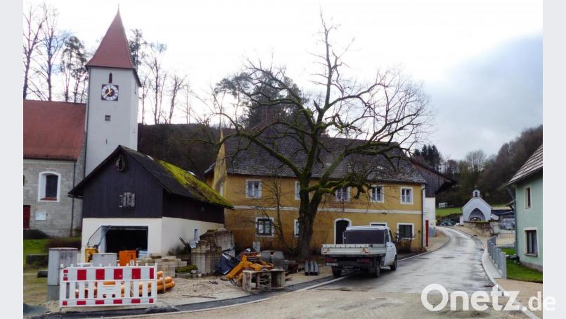 Fortschritt der Dorferneuerungsmaßnahmen in Pfaffenhofen. Bild: jp