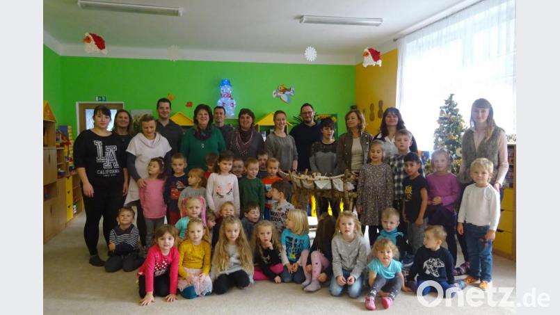 32 Kinder aus den Kindergärten Erbendorf und Klimentov bei Marienbad verbrachten einen erlebnisreichen Tag miteinander in Tschechien. Für den Februar ist ein Gegenbesuch in der Oberpfalz geplant. Bild: Gisela Baur-Pająk/exb
