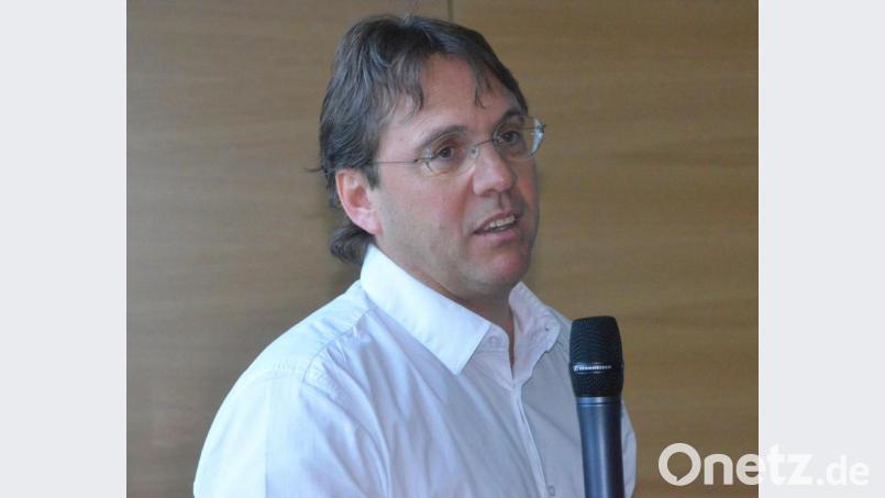 Johannes Weiß spricht über die Volkskrankheit Arthrose. Bild: Kunz