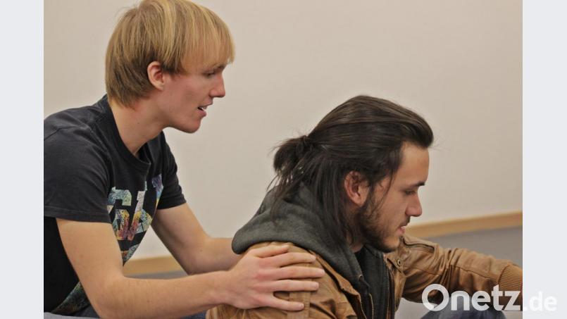 Mit "Identität" beschäftigt sich das Stück der Jugendgruppe, das im Bürgerhaus zu sehen ist. Bild: exb/Florian Wein