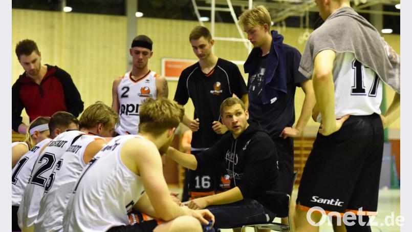 Wie gegen Leipzig (Bild) müssen die Neustädter Regio-Basketballer beim Nachbarn BG Litzendorf eine geschlossene Teamleistung zeigen. Bei einem Sieg und einer parallelen Niederlage Leipzigs wäre die DJK Tabellendritter. Bild: Alfred Schwarzmeier