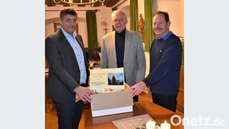 Mit dem Besuch im Grafenwöhrer Rathaus startet auch die DAGA-Lebensmittelpaket-Aktion. Bild: rgr