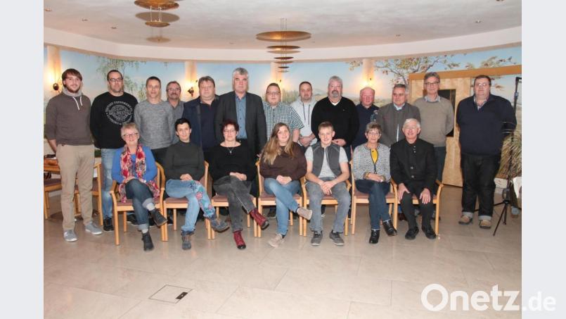 Die Freien Wähler Georgenberg treten mit Martin Scheibl (hinten, Sechster von links) an der Spitze bei den Kommunalwahlen 2020 an. Bild: pi