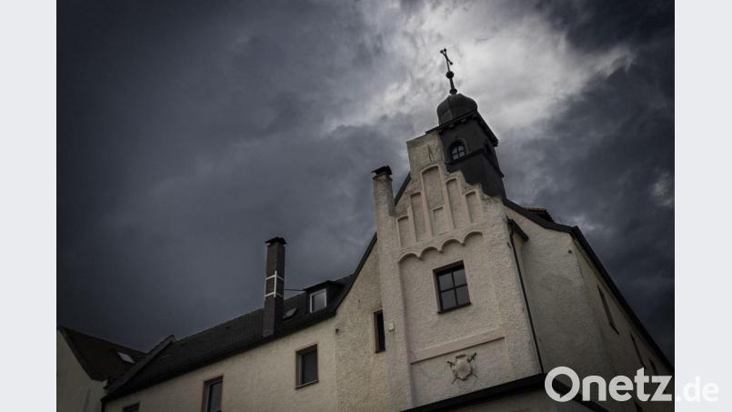 Schloss Weis in Regensburg ist einer der Orte, der im neuen Stadtführer von Julia Kathrin Knoll und Christian Greller beschrieben wird. Bild: Christian Greller Fotografie