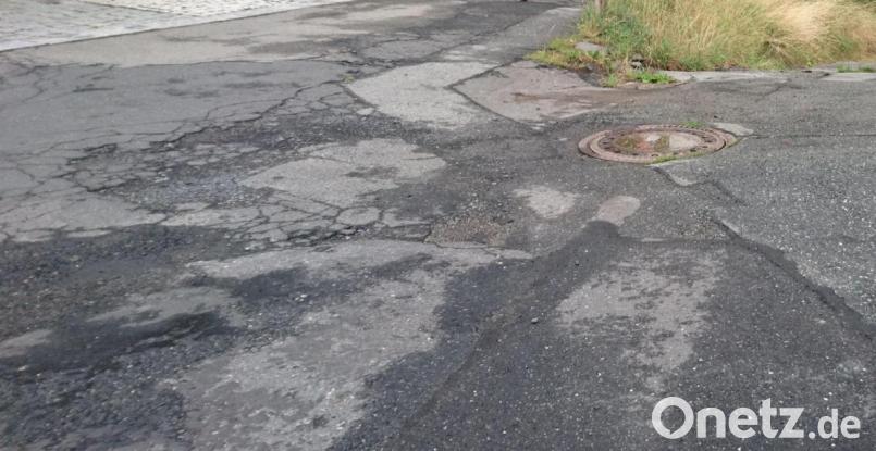 Die Stadt bekommt für die Sanierung maroder Straßen eine Pauschale. Doch die fällt nicht gerade üppig aus. Dem Stadtrat gefällt das gar nicht. Bild: Lowak