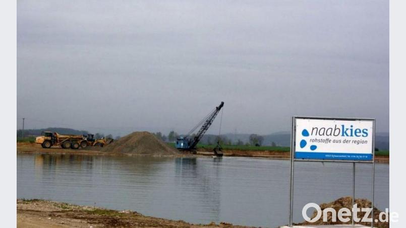 Für die Fläche des Vorranggebietes für Kies-und Sand KS 46 „südwestlich Brensdorf“ wurde 2017 durch die Firma Naabkies GmbH &amp; Co. KG ein Raumordnungsverfahren eingeleitet. Naabkies beutet bereits im sogenannten Vorranggebiet KS 18 im Süden Schwarzenfelds - also den Kiesweihern bei Deiselkühn (Bild) - Kies für die Firma Godelmann aus. Der Schwarzenfeler Marktrat ist gegen die neuen Pläne. Bild: Thomas Dobler