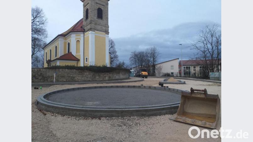 Deutlich lässt sich erkennen, wie der neue Kreisverkehr bei der Sebastianskirche einmal aussehen soll. Bild: tk
