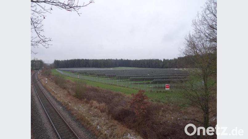 Der Gemeinderat berät über eine Ausweitung der Freiflächenphotovoltaikanlage bei Unterbruck. Bild: ak