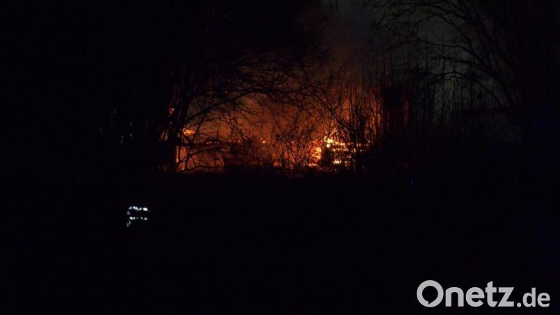 Als die Feuerwehr eintraf, brannte die Hütte bereits lichterloh. Bild: rw