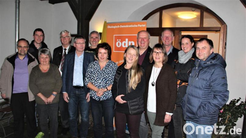 Das Foto der bei der Nominierung anwesenden Kandidatinnen und Kandidaten. Bild: Christoph Zollbrecht/exb
