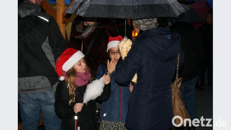 Weihnachtsmarkt in Waldershof. Bild: fpoz