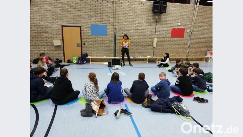 Die Teilnehmer der Workshops zum Thema "Richtiger Umgang mit Medien" in der "Eltern-Kind-Akademie" an der Mittelschule Waldsassen. Die Eltern hörten währenddessen einen Fachvortrag. Bild: Mittelschule Waldsassen/exb