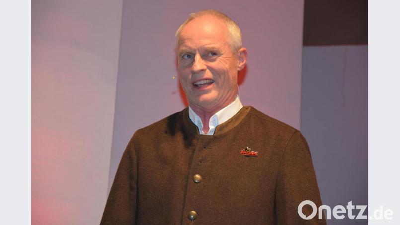 Norbert Neugirg, Kommandant der Altneihauser Feierwehrkapelln, nahm beim Auftritt in Mähring kein Blatt vor den Mund. Bild: jr