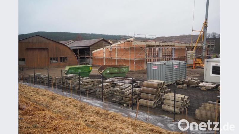 Eine städtische Baustelle ist derzeit der Bauhof in unmittelbarer Nachbarschaft zum neuen Baugebiet. Bild: bl