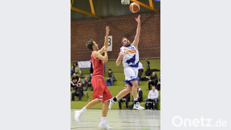 Die Hamm Baskets (rechts Christopher Fritsch) kamen im Heimspiel gegen Schlusslicht DJK Eggolsheim nie in Verlegenheit. Bild: Büttner, Gerhard
