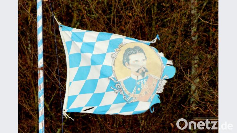 Nicht mehr viel und der Wind verpasst König Ludwig II. eine "Föhnfrisur". Bild: bkr