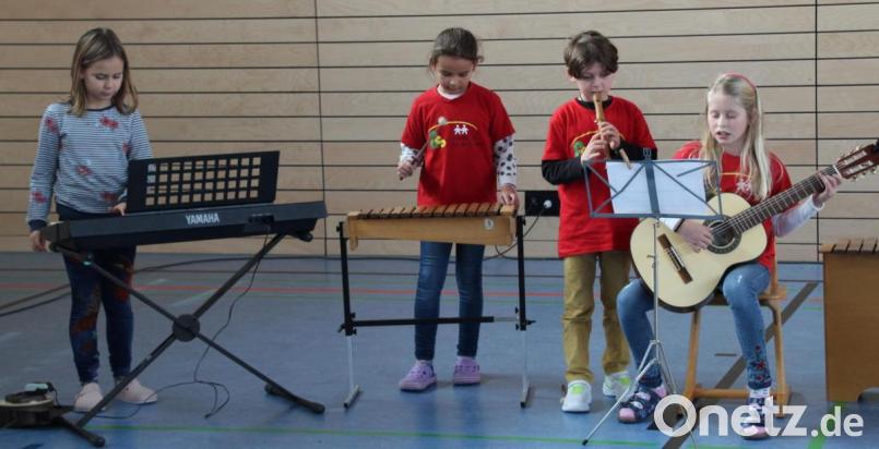 Flotte Musik durch die AG Instrumental Bild: Schönberger, Ferdinand [fsb]