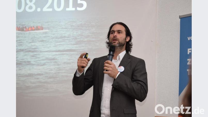 Michael Buschheuer, der Gründer der Seenotrettung "Sea-Eye", berichtete am Beruflichen Schulzentrum von seinen Erlebnissen bei der Rettung von Flüchtlingen aus dem Mittelmeer. Schonungslos blickte er dabei hinter die Kulissen. Bild: bnr
