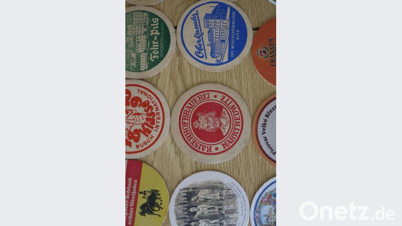 Das Bierfilzl wird schnell zum Werbeträger für Brauereien. Bunt bedruckt wird es auch gerne mit mehr oder weniger spaßigen Sprüchen zur Erheiterung des Gastes. Archivbild: exb