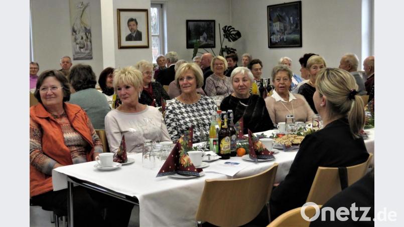 Die Frauen freuten sich auf Kaffee und Kuchen und einen gemütlichen Nachmittag. Bild: ubb