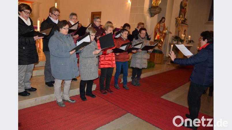 Der Frauenbundchor unter Leitung von Stilla Schuller. Bild: jr