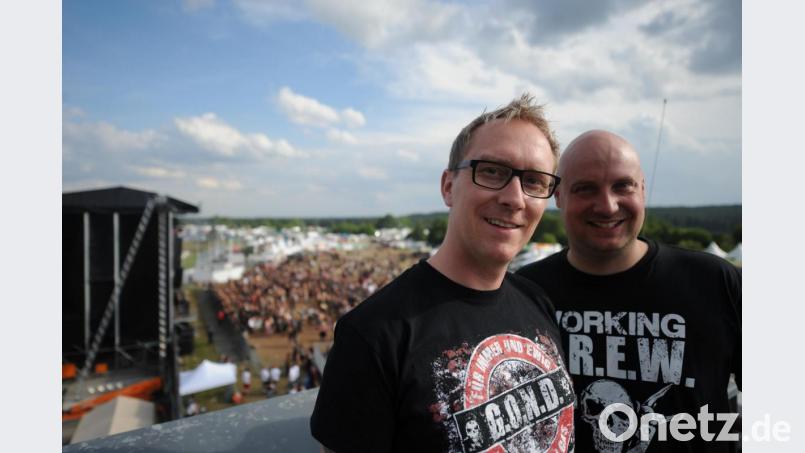 Über den Dächern der G.O.N.D. Timo Hofmann und Steffen Kiederer freuen sich über ihren Coup zum 15. Jubiläum. Bild: Andreas Brückmann