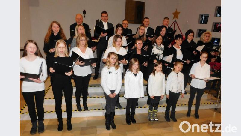 Auch der Eltern- und Kinderchor Kids &amp; More beteiligte sich beim Adventskonzert in Speichersdorf. Bild: hai