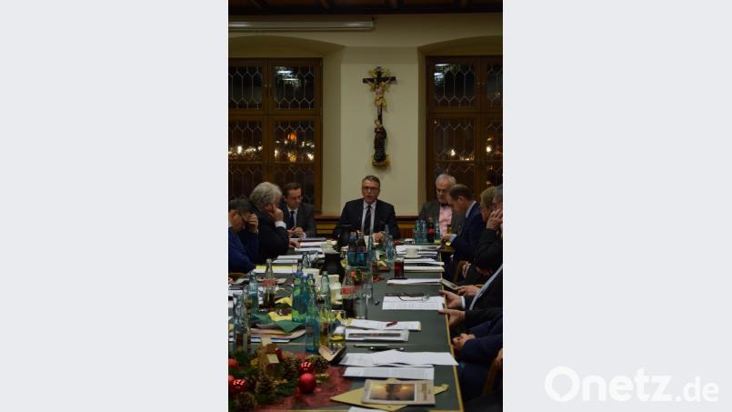 Bürgermeister Franz Stahl bei seiner Weihnachtsansprache. Bild: szl