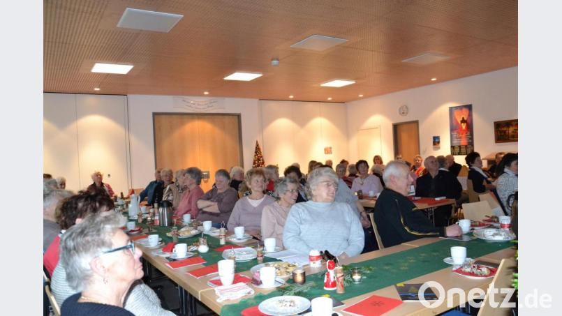 Die Senioren des Tagesheims freuen sich über ein buntes Programm im Pfarrheim. Bild: gi