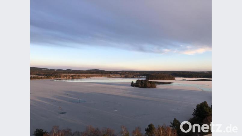 Wenn sich der Winter über das Seenland legt, bleibt Zeit für einen gemütlichen Spaziergang. Bild: exb/Verena Danner