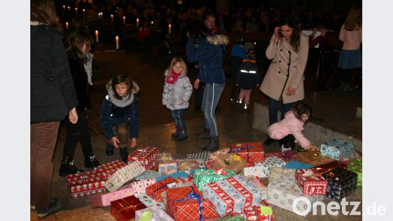 Zahlreiche Kinder beteiligten sich an der Schuhschachtelaktion. Bild: fpoz