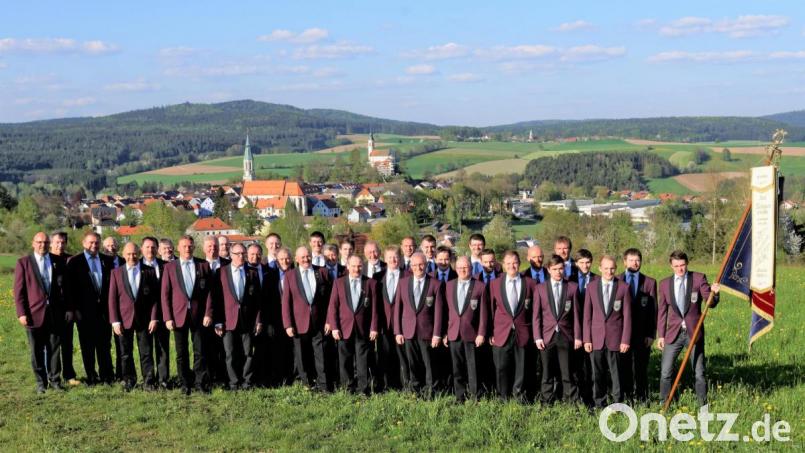 Der Männergesangverein Pleystein 1895 feiert im kommenden Jahr sein 125-jähriges Bestehen und startet seine Festivitäten hierfür mit dem Weihnachtskonzert am Sonntag, 29. Dezember, in der Sporthalle. Bild: tu