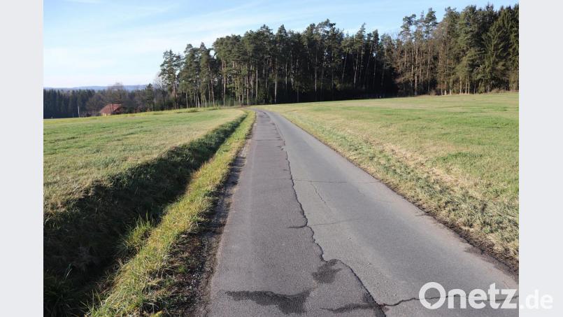 Die Gemeindeverbindungsstraße Haselbrunn-Großkotzenreuth auf Eschenbacher Seite. Bild: jma