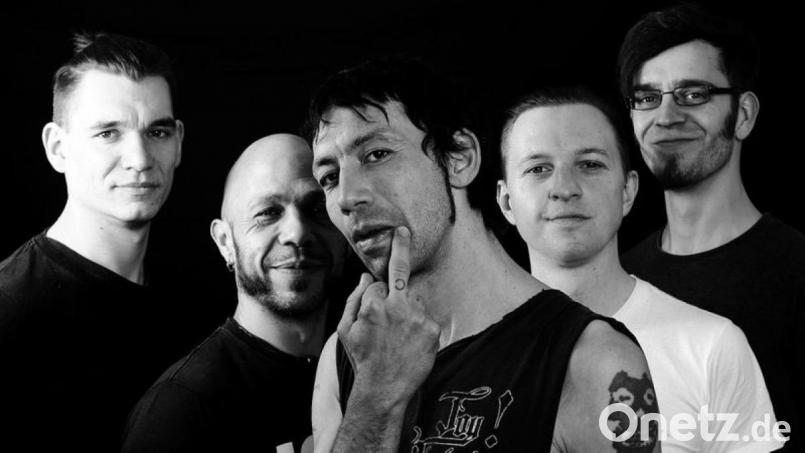 Christian Neiting, besser bekannt als "El Porno" (Mitte), kommt mit seiner Leipziger Band WSD in die Sünde. Bild: exb