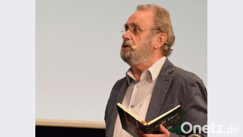 Sprachwissenschaftler Zehetner: &quot;Es gibt Befürchtungen, dass sogar das Hochdeutsche im Laufe der Zeit auf die Ebene eines Dialekts absinken könnte, wenn das Englische immer weiter um sich greift.&quot; Bild: privat