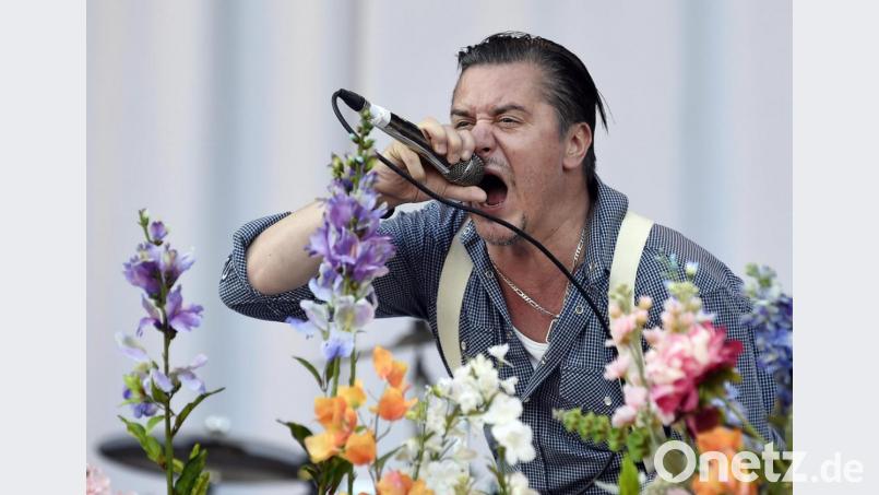 Mike Patton von &quot;Faith No More&quot; 2015 in Wien. Er ist heute auch als Solo-Künstler und mit diversen Projekten erfolgreich. Bild: Herbert P. Oczeret/dpa