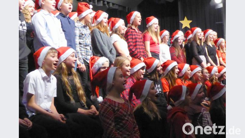 Mit Begeisterung vorgetragenes „Merry Christmas“ Bild: Schönberger, Ferdinand [fsb]