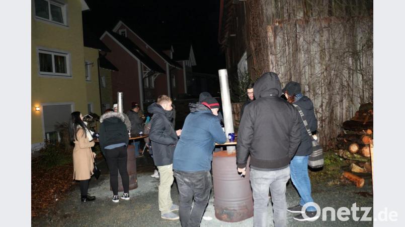 Auch an den Fassöfen im Freien war es gemütlich warm. Bild: rpp