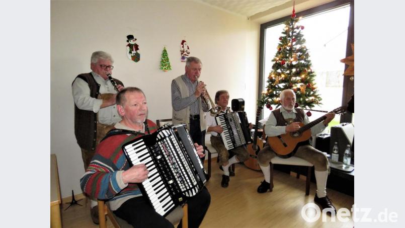 Die Zoiglmusik legte Wertdarauf, diesmal unentgeltlich zu spielen. Bild: ubb