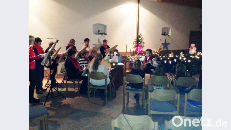 Die Schüler der Pressather Musikschule bringen weihnachtliche Klänge zu Gehör. Bild: exb