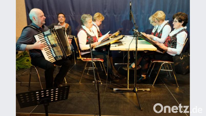 &quot;Staad, staad&quot;, intonieren die &quot;Vorbachsaiten&quot;, begleitet von Werner Meier und Gerd Retzer. Bild: do